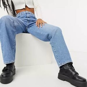 NWT Bershka 90s Vibes High Waist Boyfriend Light Wash Loose Fitting Jeans Size 8